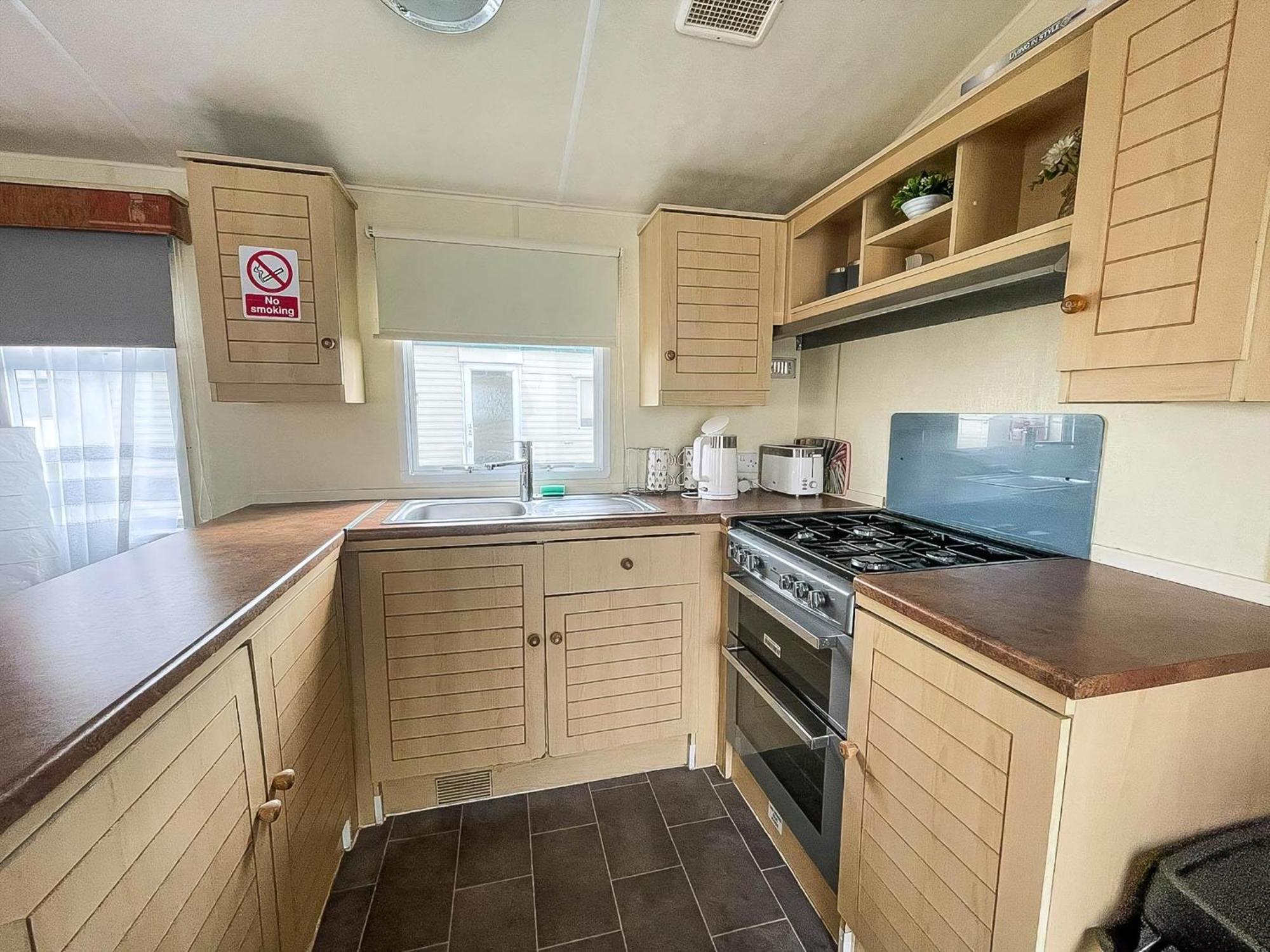 Caravan For Hire At St Osyth Beach Holiday Park In Essex Ref 28107Y แคลกตัน-ออน-ซี ภายนอก รูปภาพ